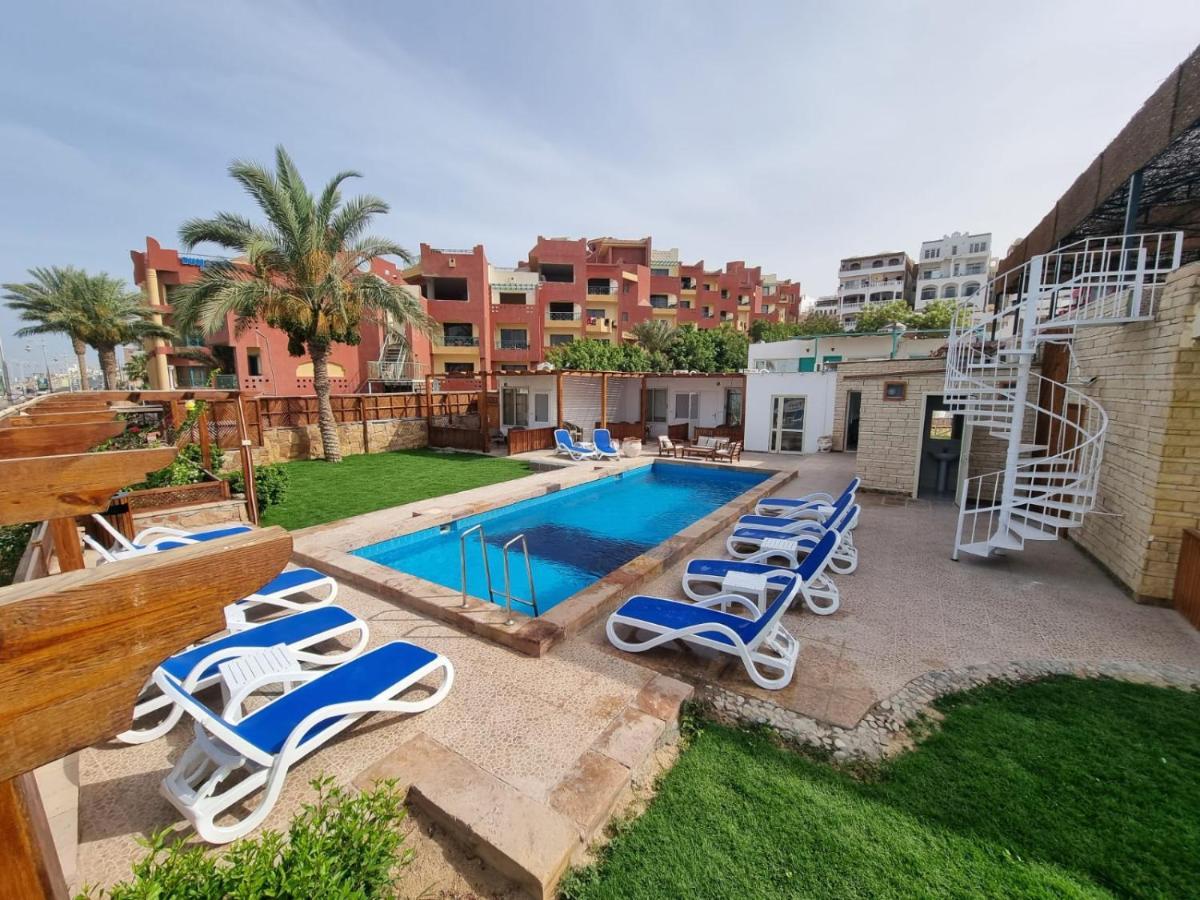 Lilly Lounge And Pool Accommodation For Adults Only Хургада Экстерьер фото