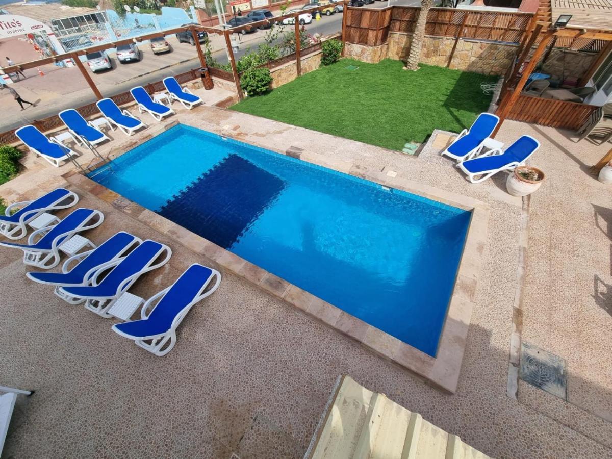 Lilly Lounge And Pool Accommodation For Adults Only Хургада Экстерьер фото