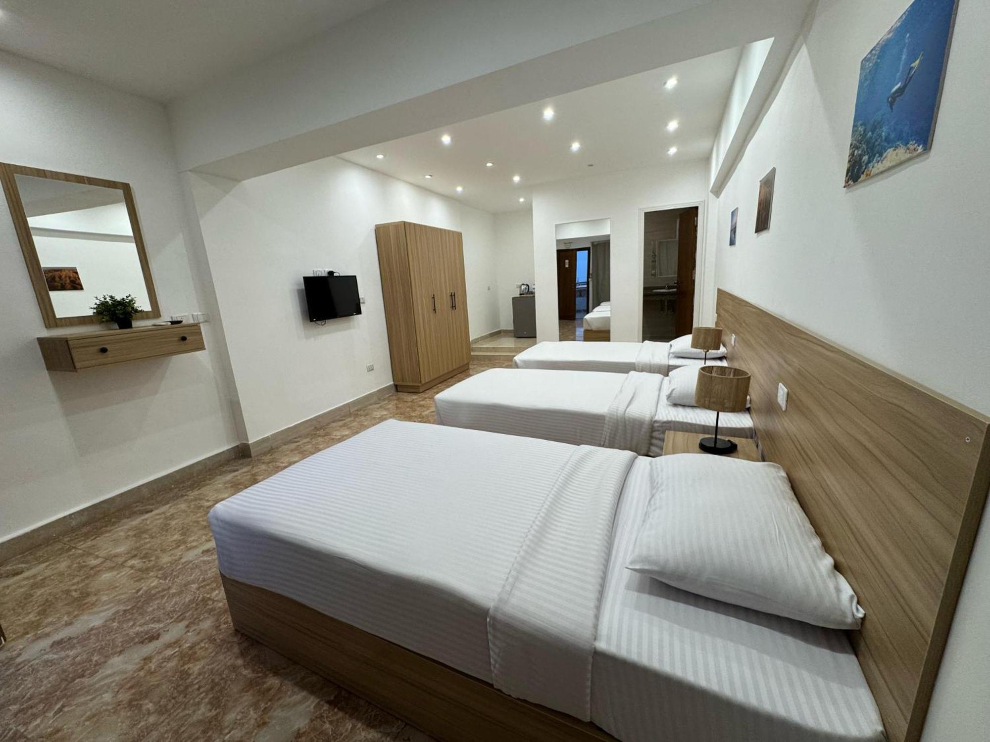 Lilly Lounge And Pool Accommodation For Adults Only Хургада Экстерьер фото